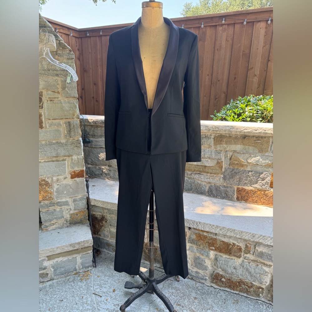 H&M Women’s Tuxedo Style Jacket
